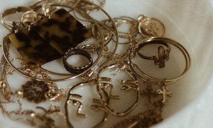 3 Ways to Look After Antique Jewellery