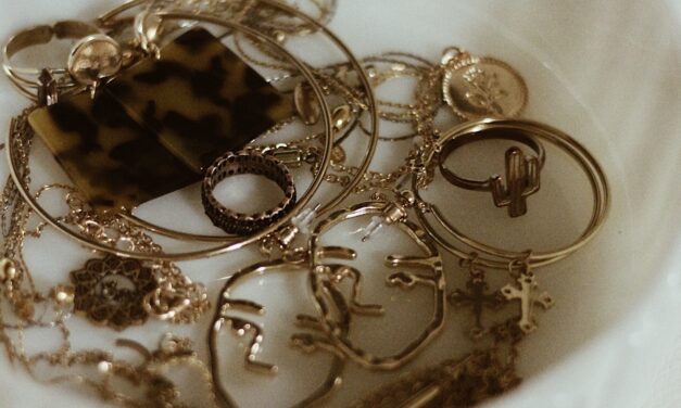 3 Ways to Look After Antique Jewellery